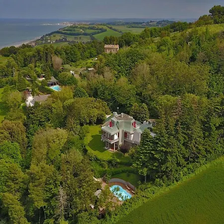Tiara Villa